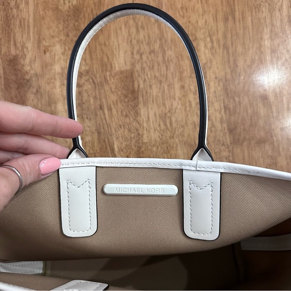 Michael Kors Jodie Small Logo Jacquard Tote - Picture 4 of 8